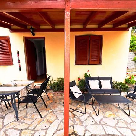 Stefanos Apartments By Sv Alians Agios Gordios  Dış mekan fotoğraf
